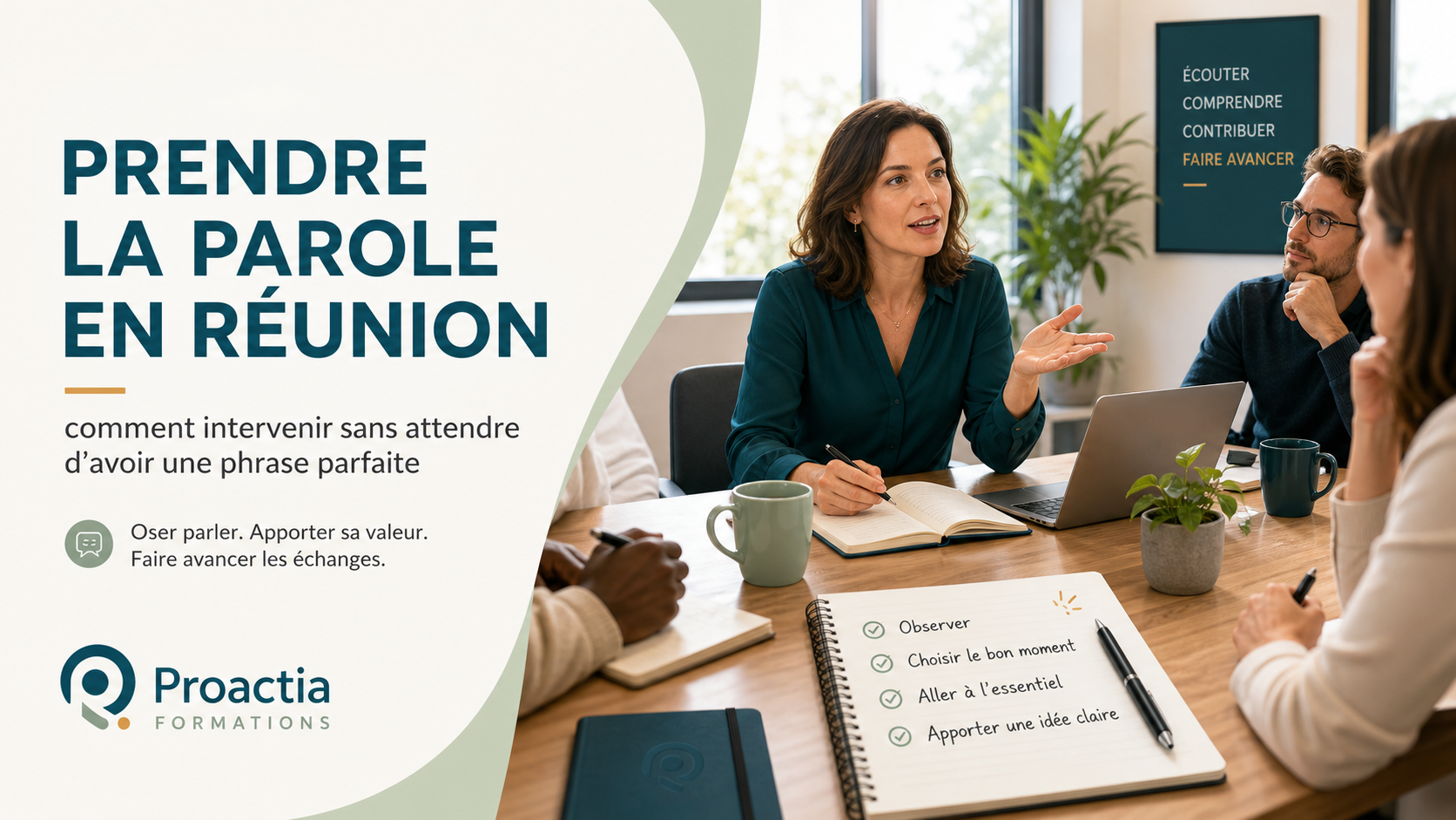 Professionnelle prenant la parole en réunion avec clarté et assurance